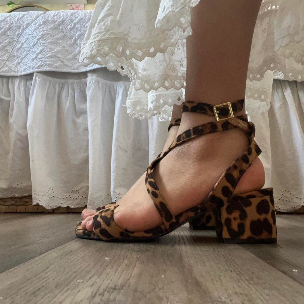 women’s black and brown cheetah print